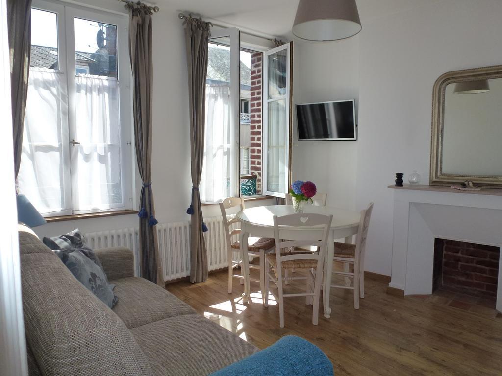 Appartement Le Charme à la Française à Honfleur Extérieur photo